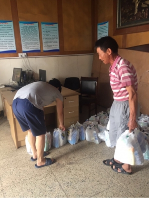 三伏高温送清凉  致敬一线众博(中国)ZHONGBO·官方网页版人